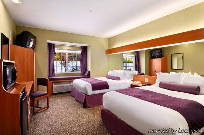 Stay Beyond Inn & Suites Elma Rom bilde